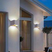 Ray Moderno Doble Foco Metal Aplique de Pared Exterior Negro/Blanco — imagen 3 | Aura Lighting