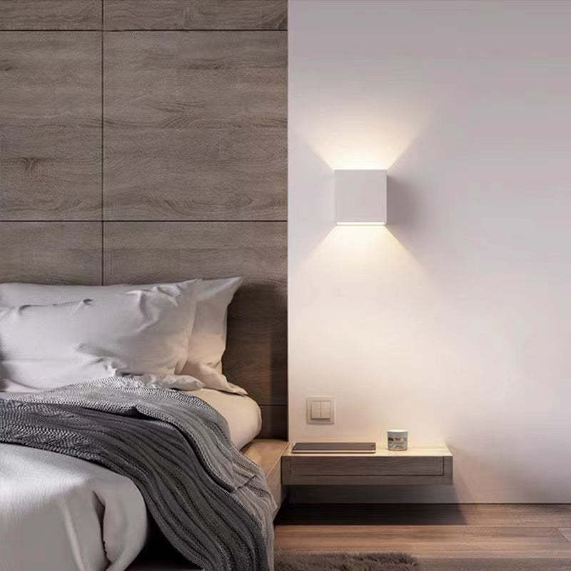 Ray Moderno Doble Foco Metal Aplique de Pared Exterior Negro/Blanco — imagen 7 | Aura Lighting