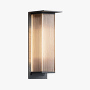 Ray Retro Cuboide Metal/Acrílico LED Aplique de Pared Exterior Negro — imagen 1 | Aura Lighting