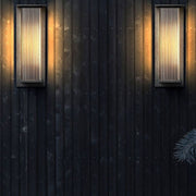 Ray Retro Cuboide Metal/Acrílico LED Aplique de Pared Exterior Negro — imagen 6 | Aura Lighting