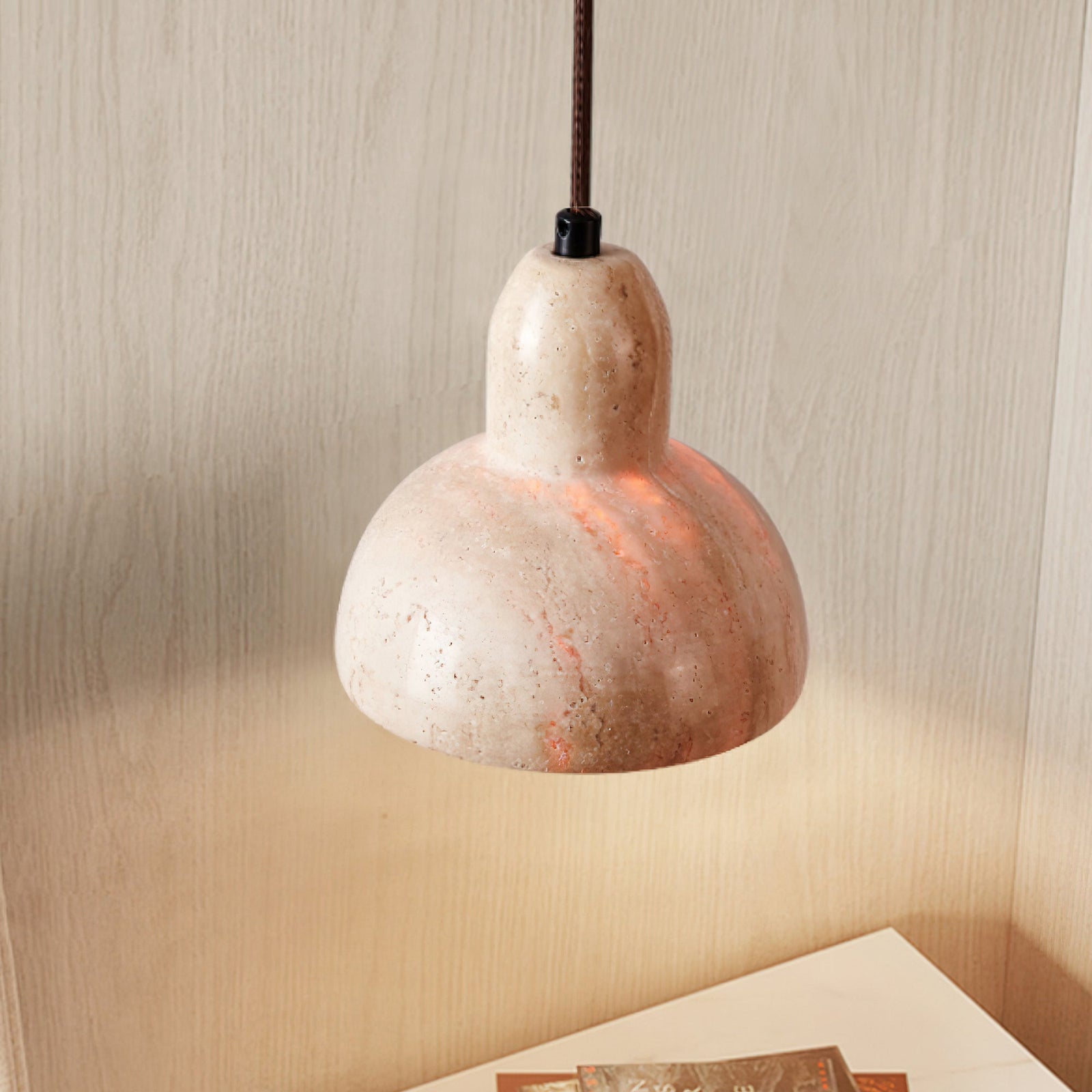 Ritta Lámpara Colgante de Travertino en Forma de Cúpula — imagen 10 | Aura Lighting