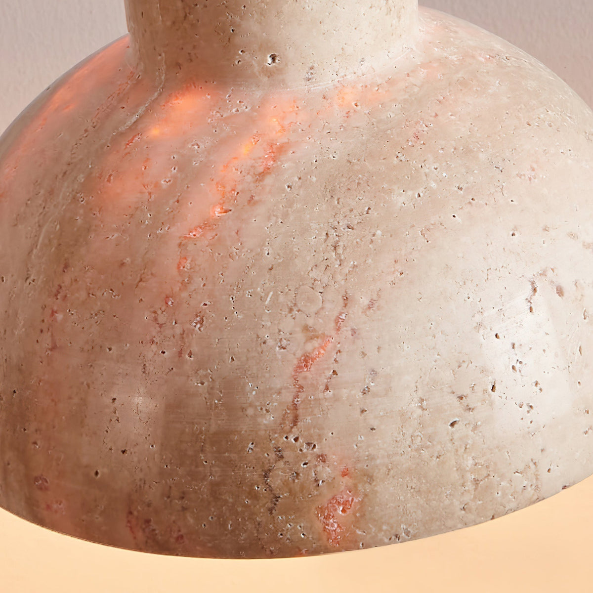 Ritta Lámpara Colgante de Travertino en Forma de Cúpula — imagen 25 | Aura Lighting