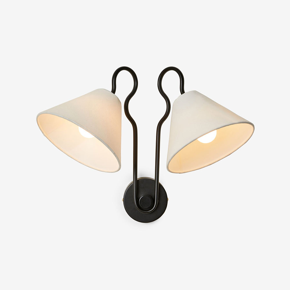 Silva Lámpara de Pared con Dos Pantallas Cónicas Blancas de Tela — imagen 4 | Aura Lighting
