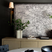 Silva Lámpara de Pared con Pantalla Cónica Blanca de Latón — imagen 19 | Aura Lighting