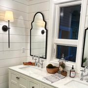 Silva Lámpara de Pared con Pantalla Cónica Blanca de Latón — imagen 6 | Aura Lighting