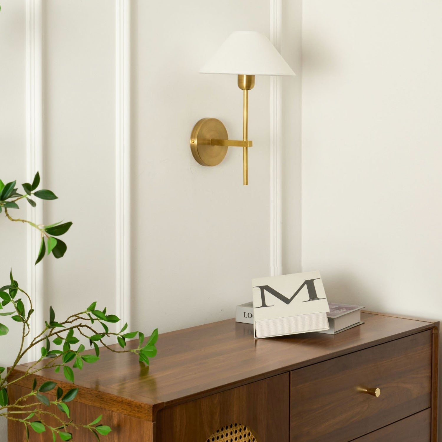 Silva Lámpara de Pared con Pantalla Cónica Blanca de Tela — imagen 11 | Aura Lighting