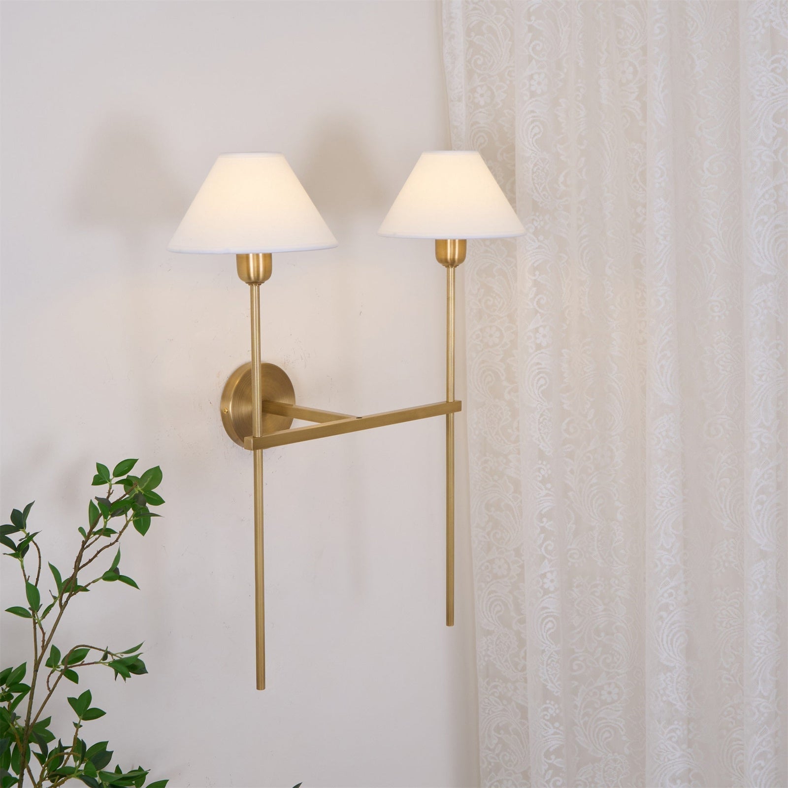 Silva Lámpara de Pared con Pantalla Cónica Blanca de Tela — imagen 16 | Aura Lighting