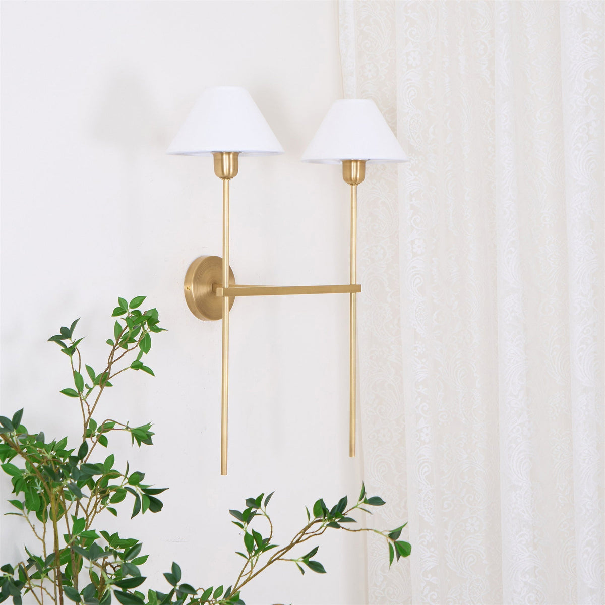 Silva Lámpara de Pared con Pantalla Cónica Blanca de Tela — imagen 22 | Aura Lighting