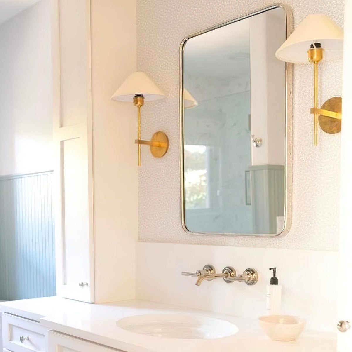 Silva Lámpara de Pared con Pantalla Cónica Blanca de Tela — imagen 25 | Aura Lighting