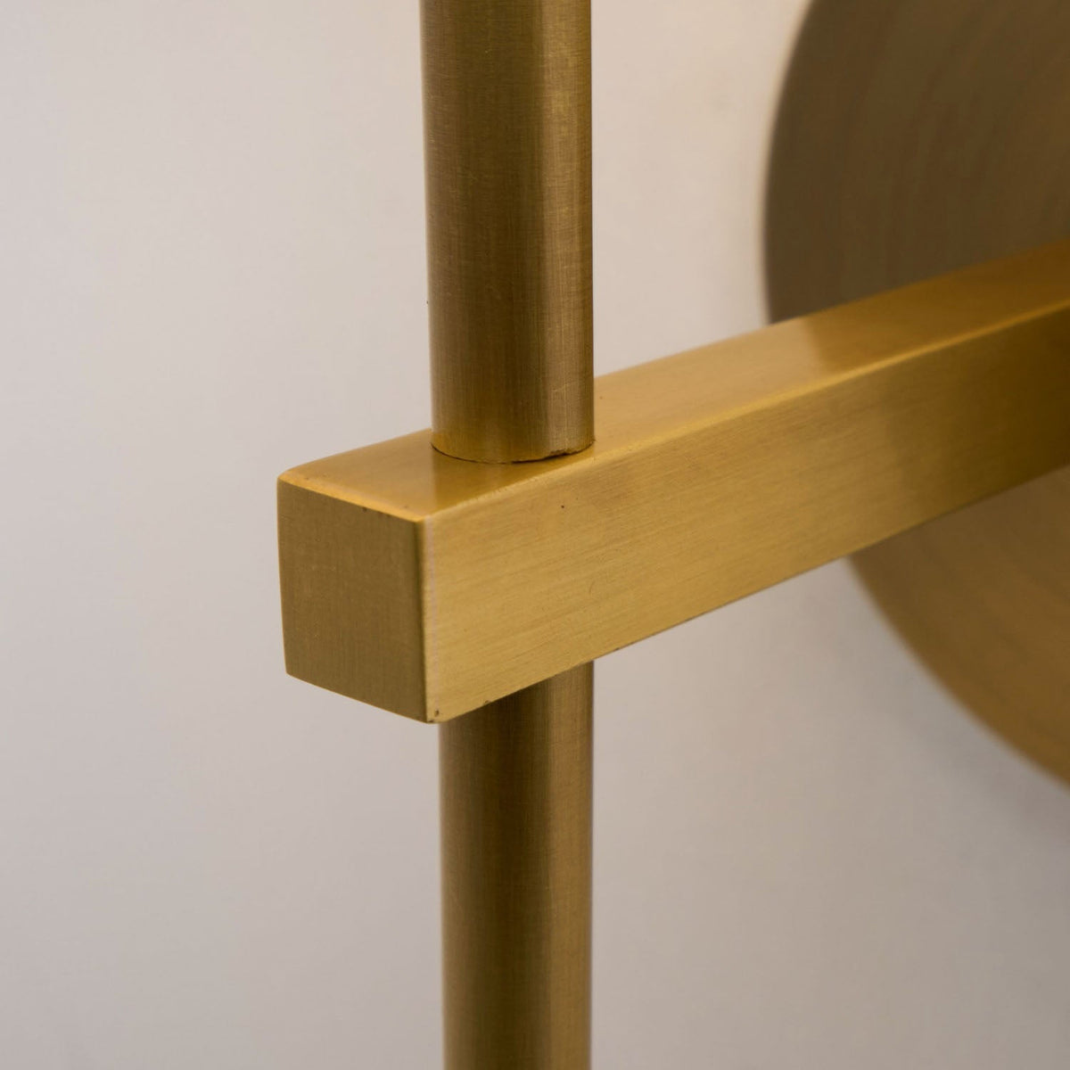 Silva Lámpara de Pared con Pantalla Cónica Blanca de Tela — imagen 46 | Aura Lighting