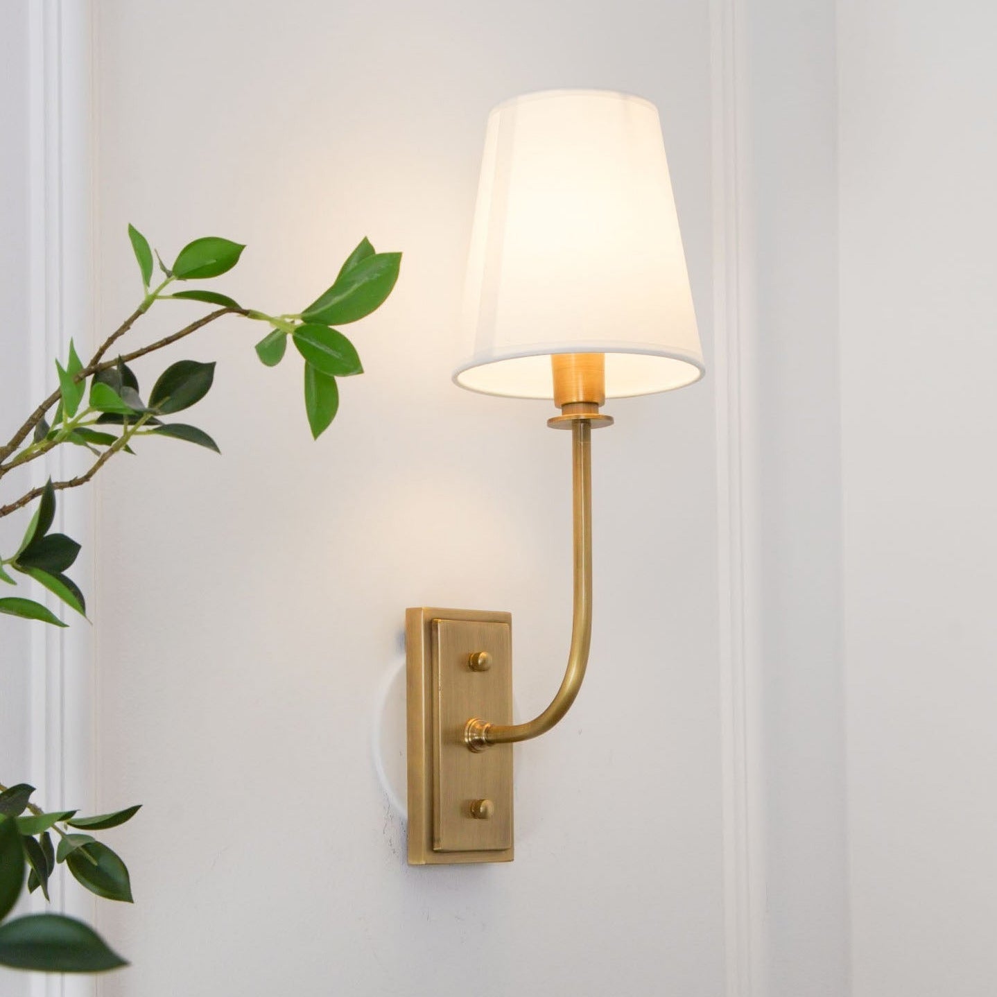 Silva Lámpara de Pared con Pantalla Cónica de Tela — imagen 15 | Aura Lighting