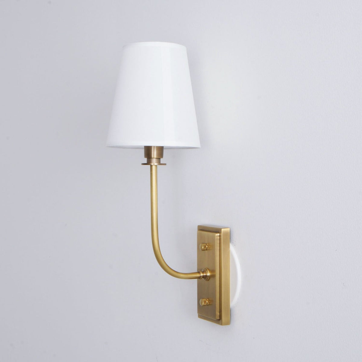 Silva Lámpara de Pared con Pantalla Cónica de Tela — imagen 20 | Aura Lighting
