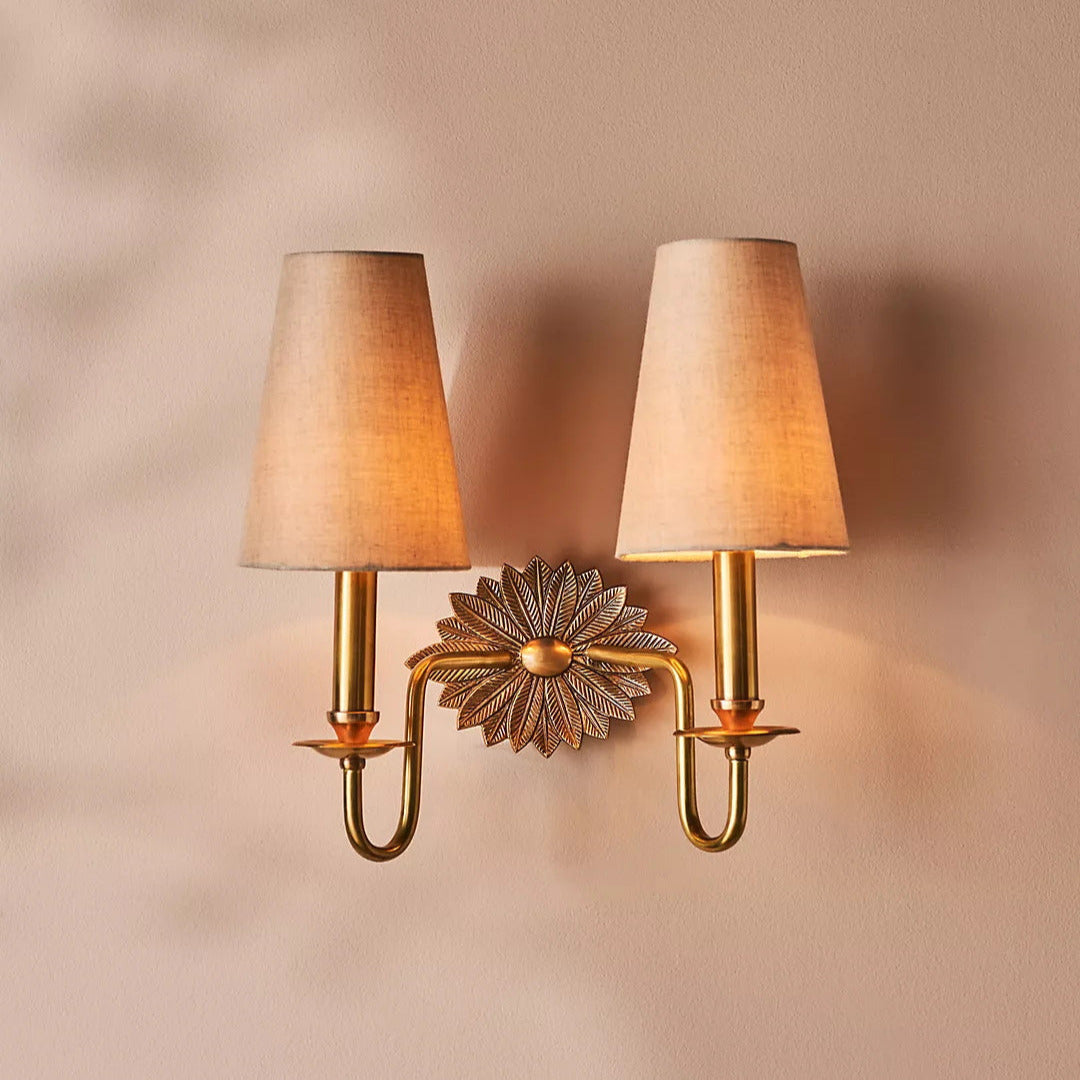 Silva Lámpara de Pared con Placa Posterior Floral — imagen 2 | Aura Lighting