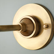 Silva Lámpara de Pared Interior de Latón — imagen 10 | Aura Lighting