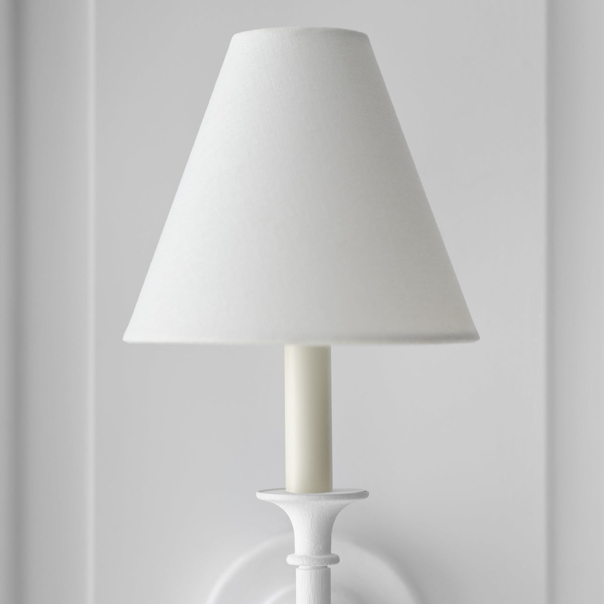 Silva Lámpara de Pared Vintage de Tela con Brazo de Negro/Blanco/Látón — imagen 15 | Aura Lighting