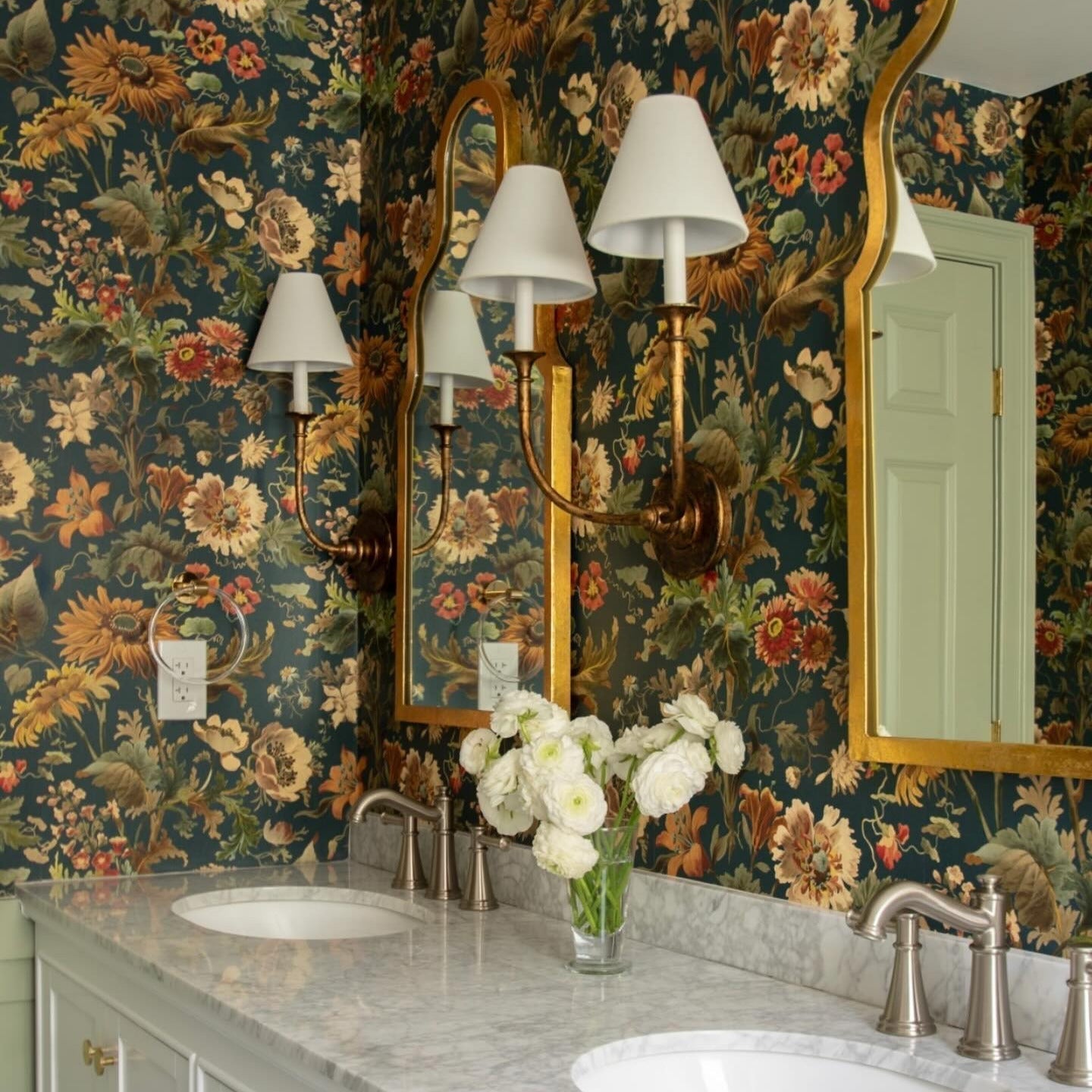 Silva Lámpara de Pared Vintage de Tela con Brazo de Negro/Blanco/Látón — imagen 2 | Aura Lighting