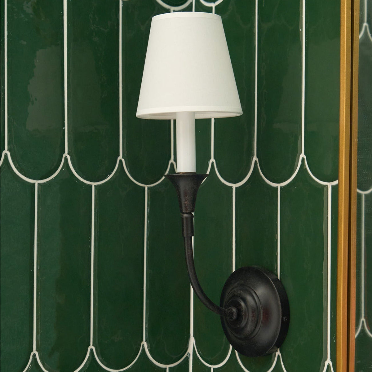 Silva Lámpara de Pared Vintage de Tela con Brazo de Negro/Blanco/Látón — imagen 6 | Aura Lighting