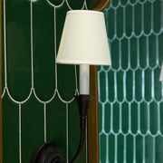 Silva Lámpara de Pared Vintage de Tela con Brazo de Negro/Blanco/Látón — imagen 7 | Aura Lighting