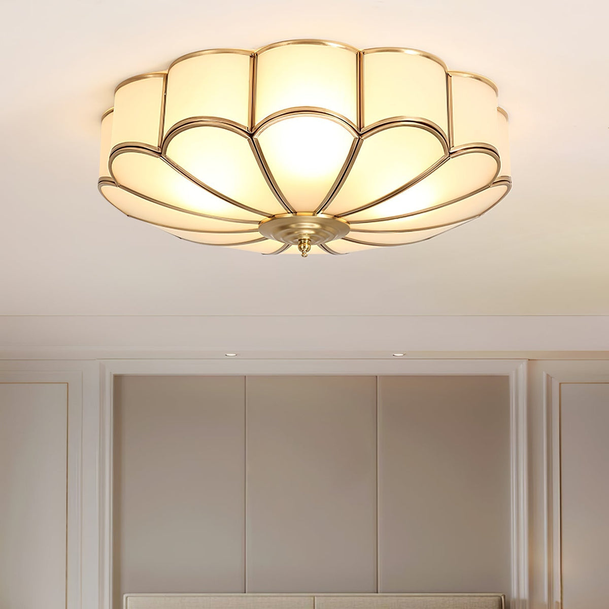 Tiffany Lámpara de Techo en Forma de Flor de Vidrio Esmerilado y Latón — imagen 12 | Aura Lighting