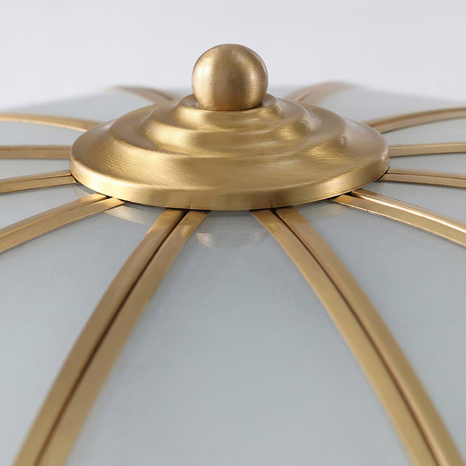 Tiffany Lámpara de Techo en Forma de Flor de Vidrio Esmerilado y Latón — imagen 4 | Aura Lighting