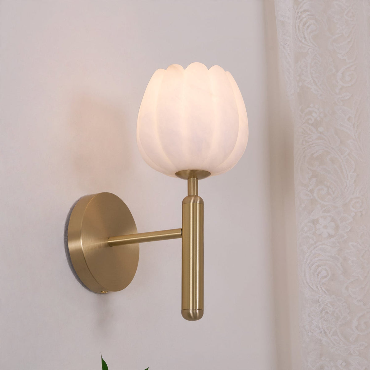 Valentina Lámpara de Pared con Flores de Alabastro — imagen 10 | Aura Lighting