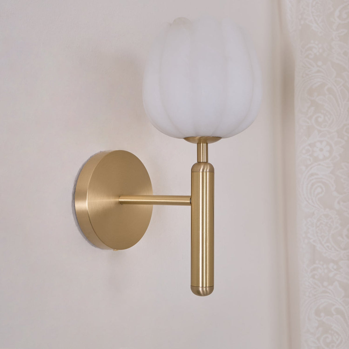 Valentina Lámpara de Pared con Flores de Alabastro — imagen 21 | Aura Lighting
