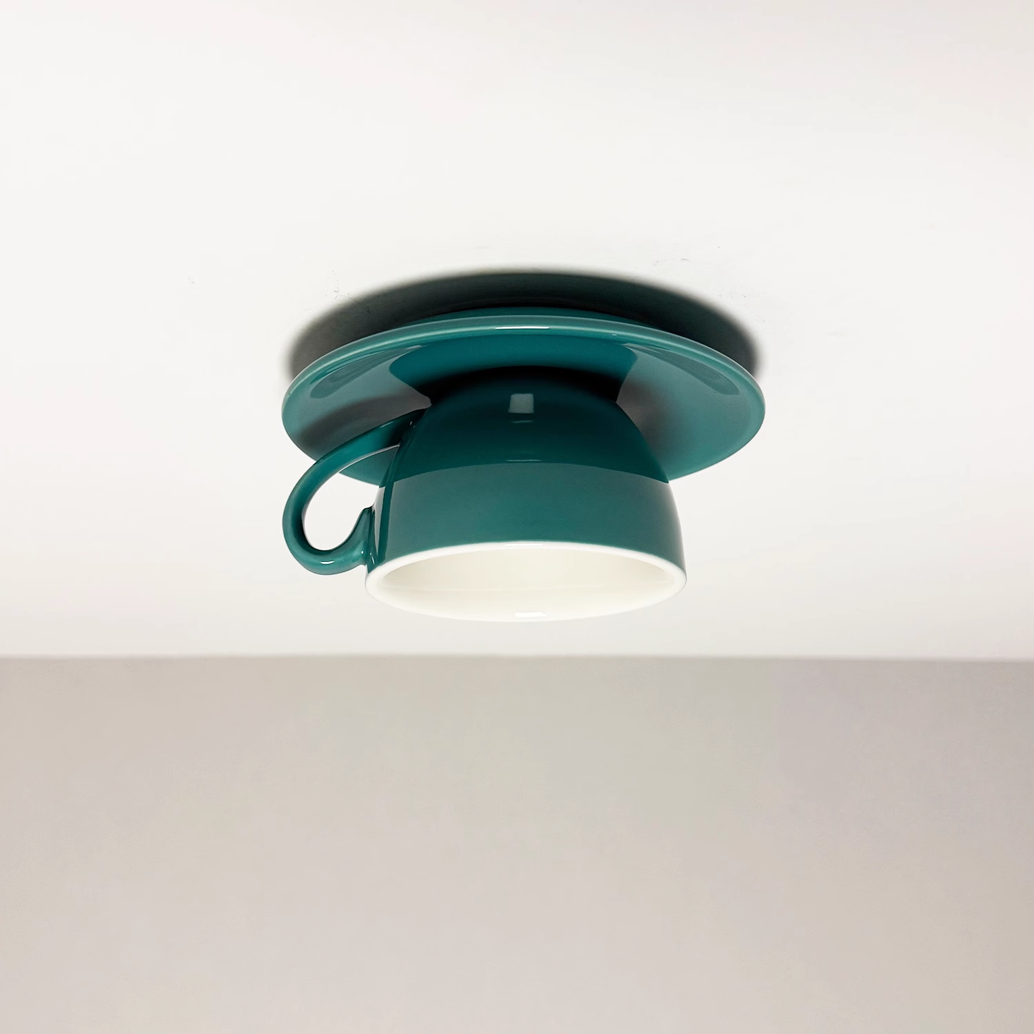 Valentina Lámpara de Techo Modern Coffee Cups Ceramic Flush Azul/Rosa/Amarillo — imagen 18 | Aura Lighting