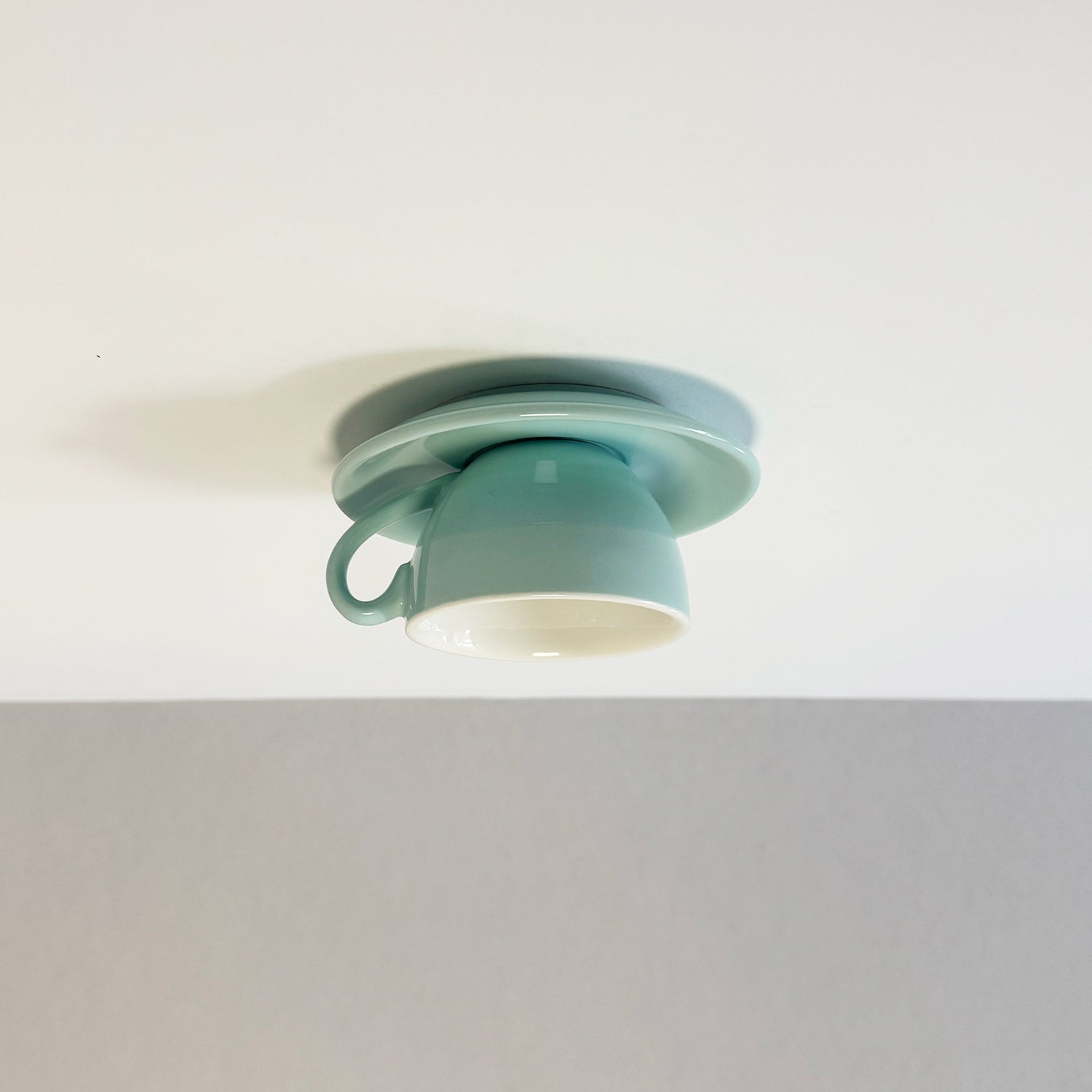 Valentina Lámpara de Techo Modern Coffee Cups Ceramic Flush Azul/Rosa/Amarillo — imagen 2 | Aura Lighting