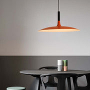 Valentina Moderna Sombrero Metal Lámpara Colgante Negra/Roja/Blanca — imagen 13 | Aura Lighting