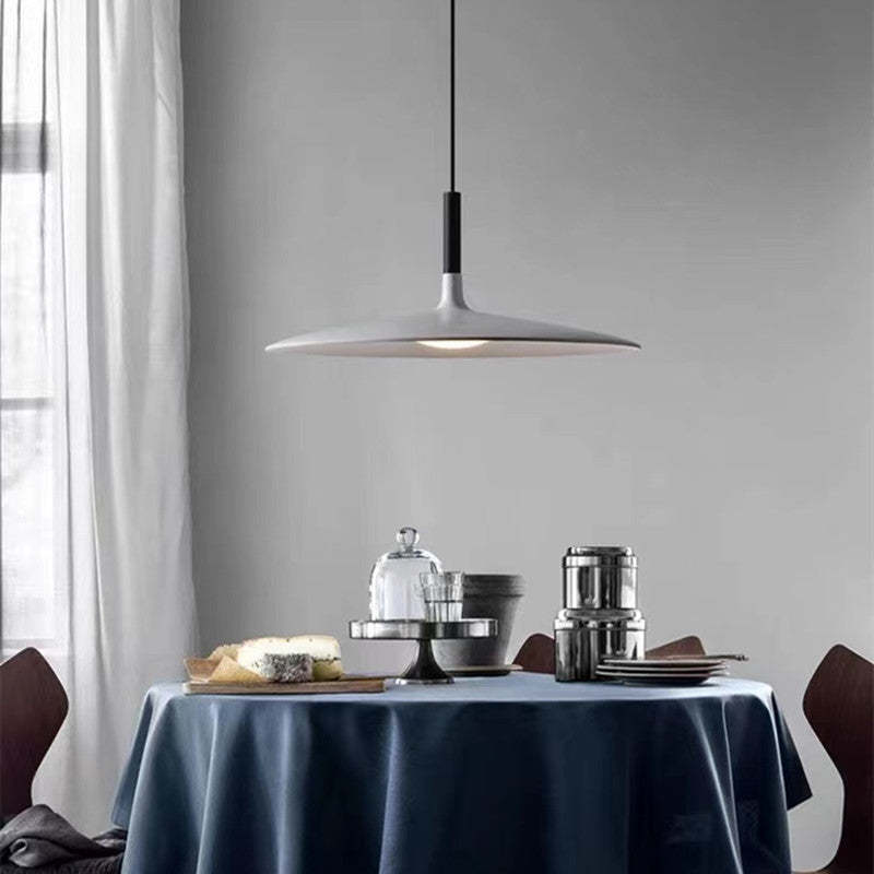 Valentina Moderna Sombrero Metal Lámpara Colgante Negra/Roja/Blanca — imagen 3 | Aura Lighting