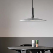 Valentina Moderna Sombrero Metal Lámpara Colgante Negra/Roja/Blanca — imagen 6 | Aura Lighting