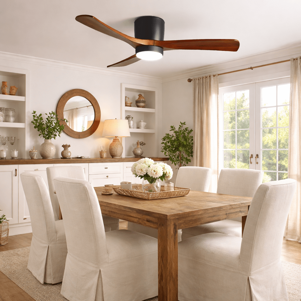 Ventilador de Techo con Luz Ezra Nórdico, primer plano de la luz LED y las aspas de madera