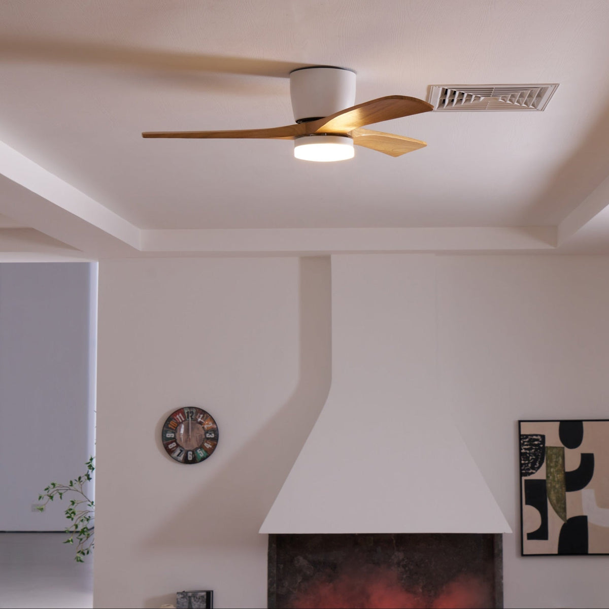 Ventilador de Techo Moderno de Madera Elena con Luz proporcionando luz y circulación de aire