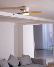Ventilador de Techo Moderno de Madera Elena con Luz con una vista detallada de las aspas
