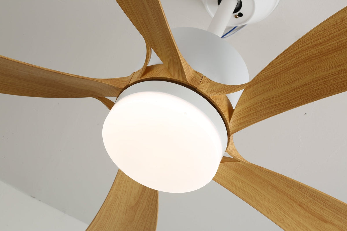 Ventilador de techo moderno Sylven con luz y acabado blanco
