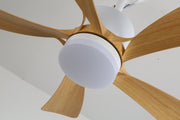 Ventilador de techo Sylven con luz desde un ángulo bajo