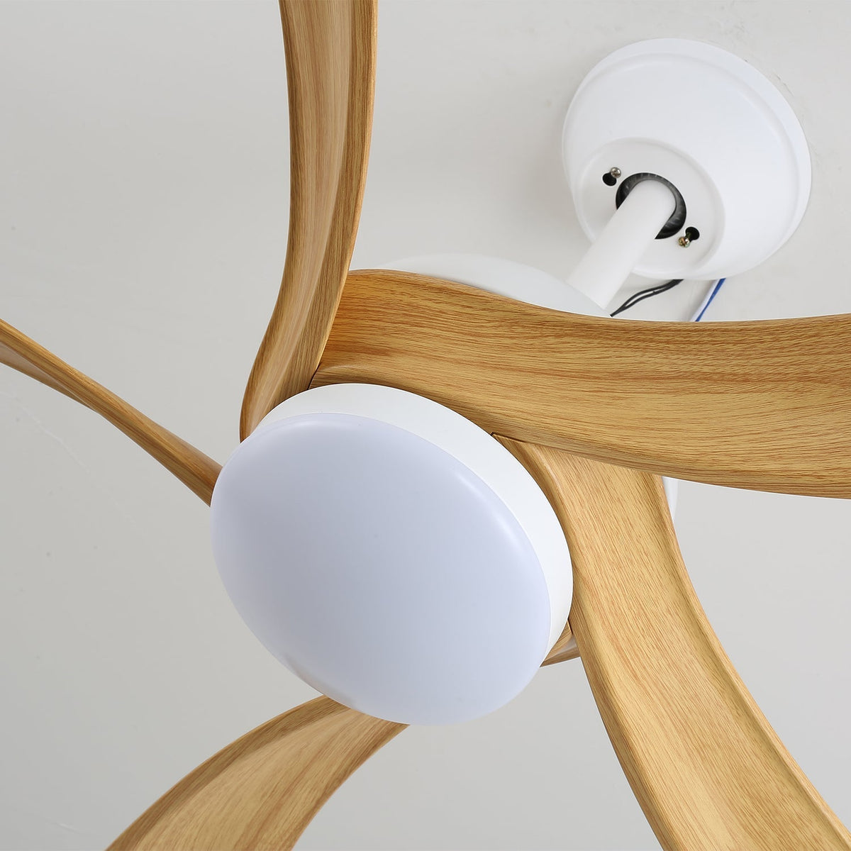 Ventilador de techo Sylven con luz, perfil lateral