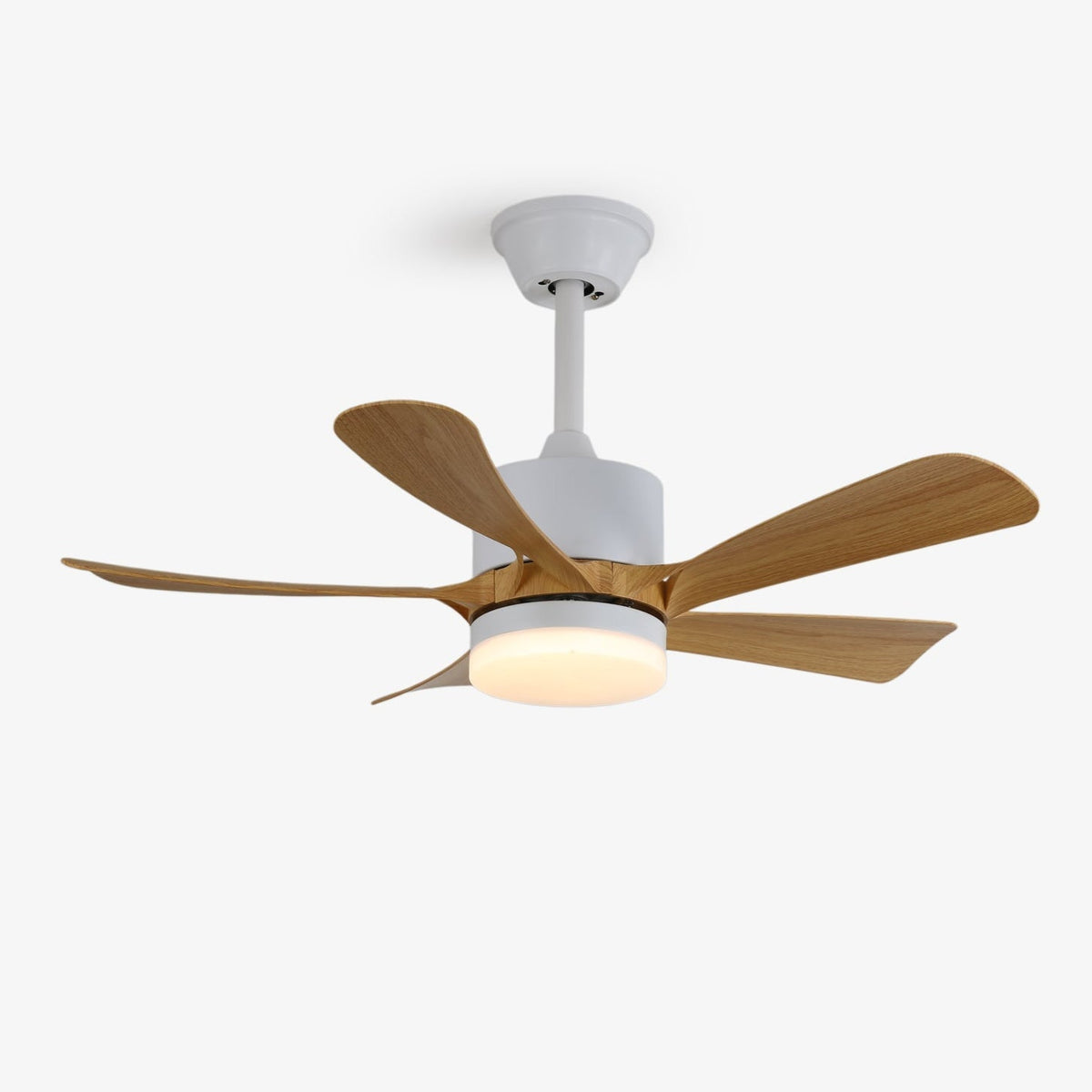 Ventilador de Techo Moderno Sylven con Luz y Acabado de Madera, 42 pulgadas de diámetro