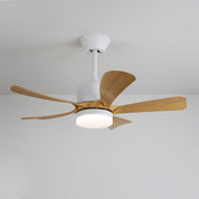 Ventilador de techo Sylven con luz en un ambiente de sala de estar moderna