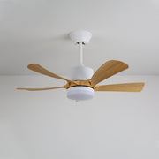 Ventilador de techo Sylven mostrando su acabado en color madera
