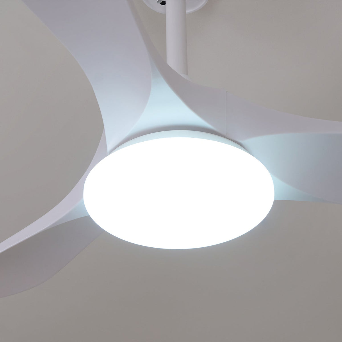 Ventilador de Techo Moderno Velix de Madera con Luz, una mezcla de funcionalidad y estilo