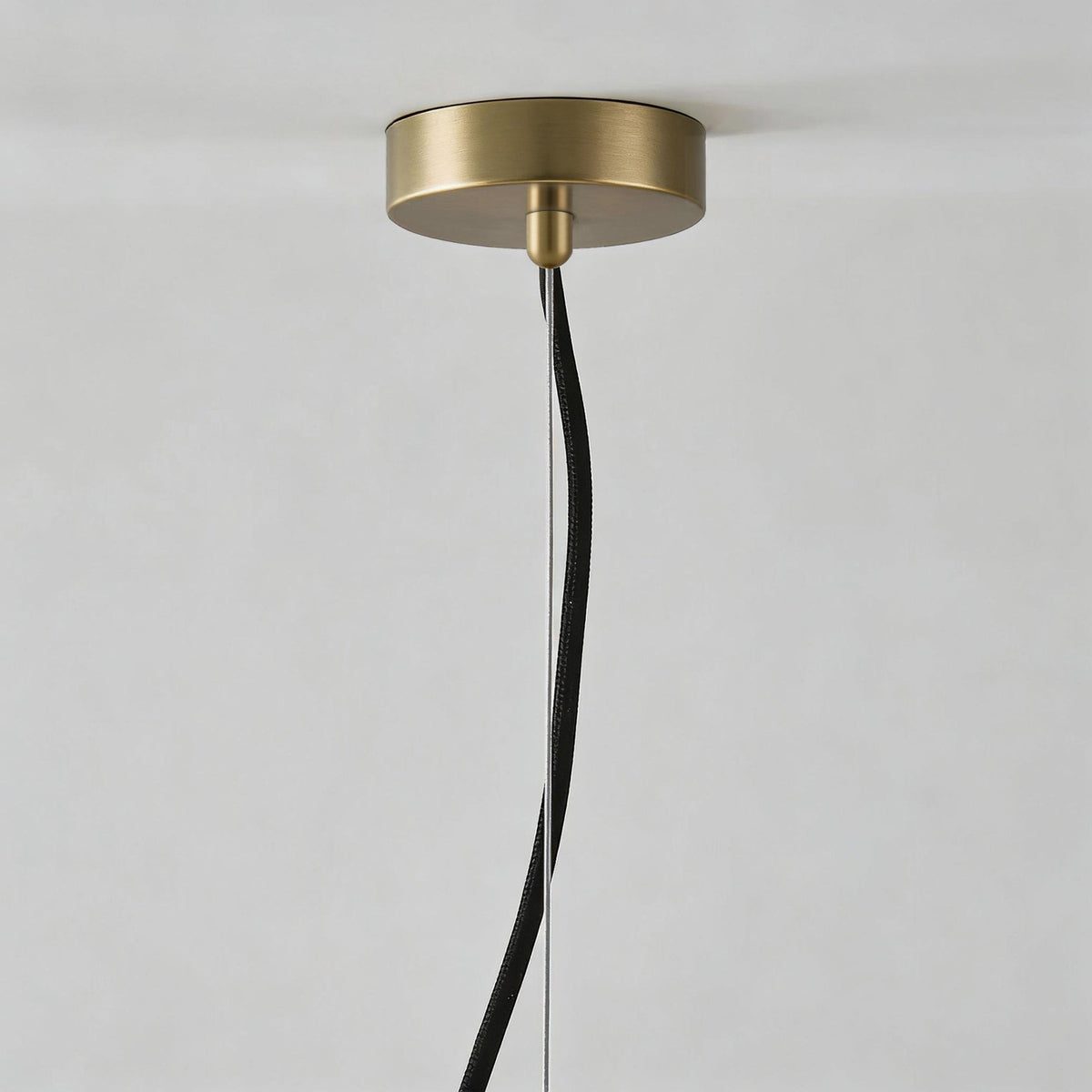 Vevinir Lámpara Colgante Alabastro Moderno Minimalista — imagen 2 | Aura Lighting